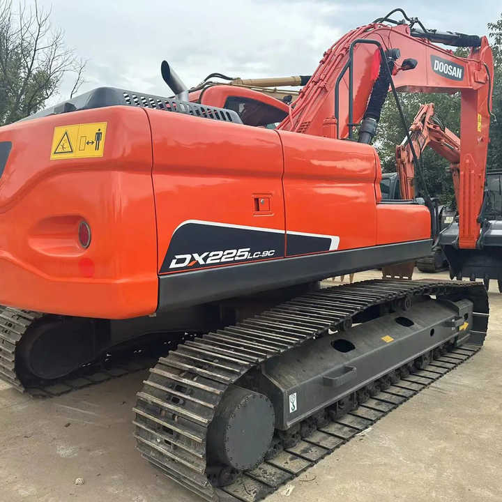 Used Excavator Doosan DX225LC-9 Excavators Mini Equipment Earth Moving Machinery Doosan Digger Excavator for Sale - Pelle sur chenille: photos 1 Used Excavator Doosan DX225LC-9 Excavators Mini Equipment Earth Moving Machinery Doosan Digger Excavator for Sale - Pelle sur chenille: photos 1