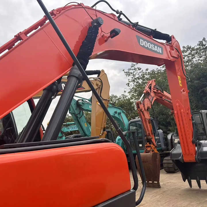 Used Excavator Doosan DX225LC-9 Excavators Mini Equipment Earth Moving Machinery Doosan Digger Excavator for Sale - Pelle sur chenille: photos 3 Used Excavator Doosan DX225LC-9 Excavators Mini Equipment Earth Moving Machinery Doosan Digger Excavator for Sale - Pelle sur chenille: photos 3