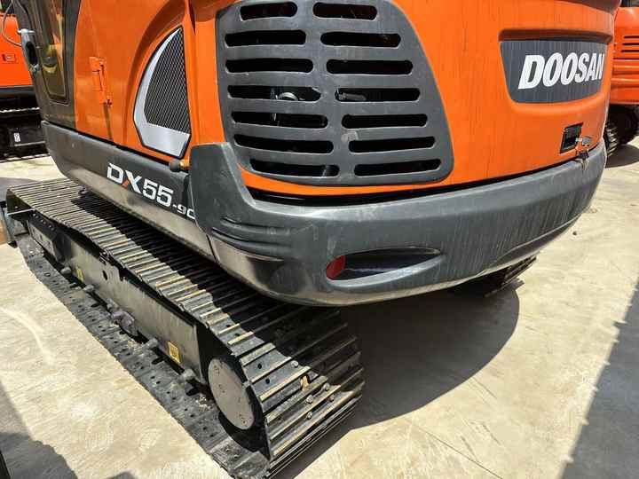 Used Excavator Doosan DX55 Excavators Mini Equipment Earth Moving Machinery Doosan Digger Excavator for Sale - Pelle sur chenille: photos 4 Used Excavator Doosan DX55 Excavators Mini Equipment Earth Moving Machinery Doosan Digger Excavator for Sale - Pelle sur chenille: photos 4