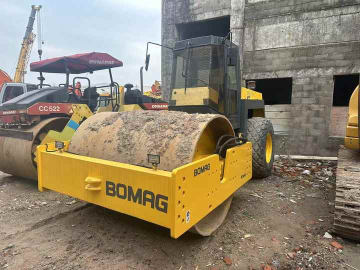 Used Heavy Construction Equipment BW217D Second Hand Road Rollers Used Machine Hot Sale - Compacteur à pieds de mouton/ Monocylindre: photos 2 Used Heavy Construction Equipment BW217D Second Hand Road Rollers Used Machine Hot Sale - Compacteur à pieds de mouton/ Monocylindre: photos 2