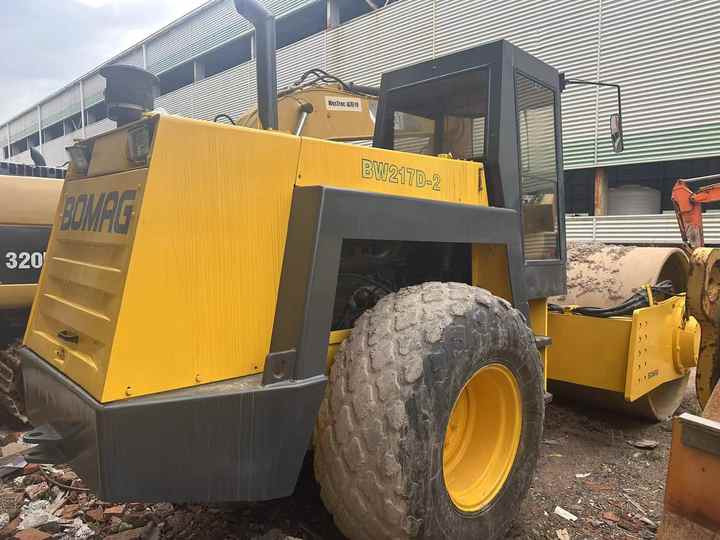 Used Heavy Construction Equipment BW217D Second Hand Road Rollers Used Machine Hot Sale - Compacteur à pieds de mouton/ Monocylindre: photos 5 Used Heavy Construction Equipment BW217D Second Hand Road Rollers Used Machine Hot Sale - Compacteur à pieds de mouton/ Monocylindre: photos 5