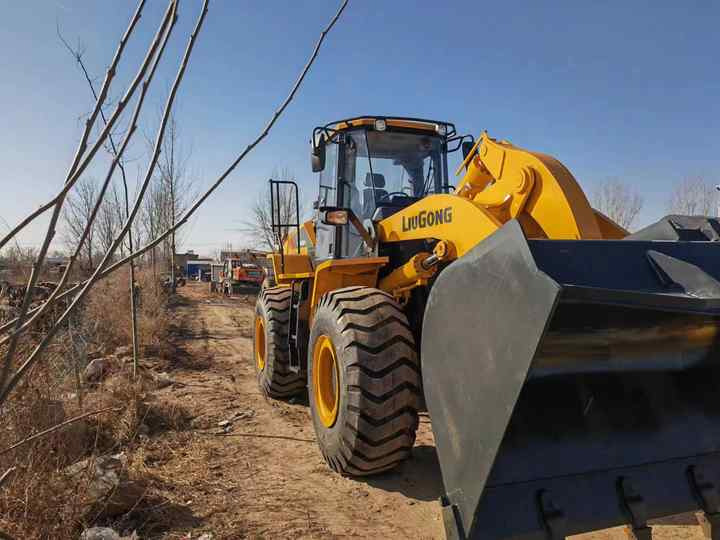 Used LIUGONG 856H wheel in Good Condition for sale 90%new uesd Loader liugong 856h Used Loader For Sale - Chargeuse sur pneus: photos 5 Used LIUGONG 856H wheel in Good Condition for sale 90%new uesd Loader liugong 856h Used Loader For Sale - Chargeuse sur pneus: photos 5