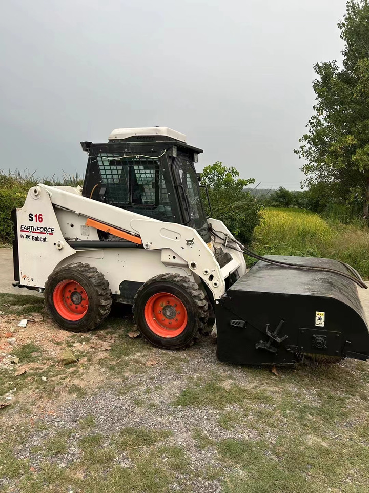 BOBCAT S16 - Mini chargeuse: photos 2 BOBCAT S16 - Mini chargeuse: photos 2