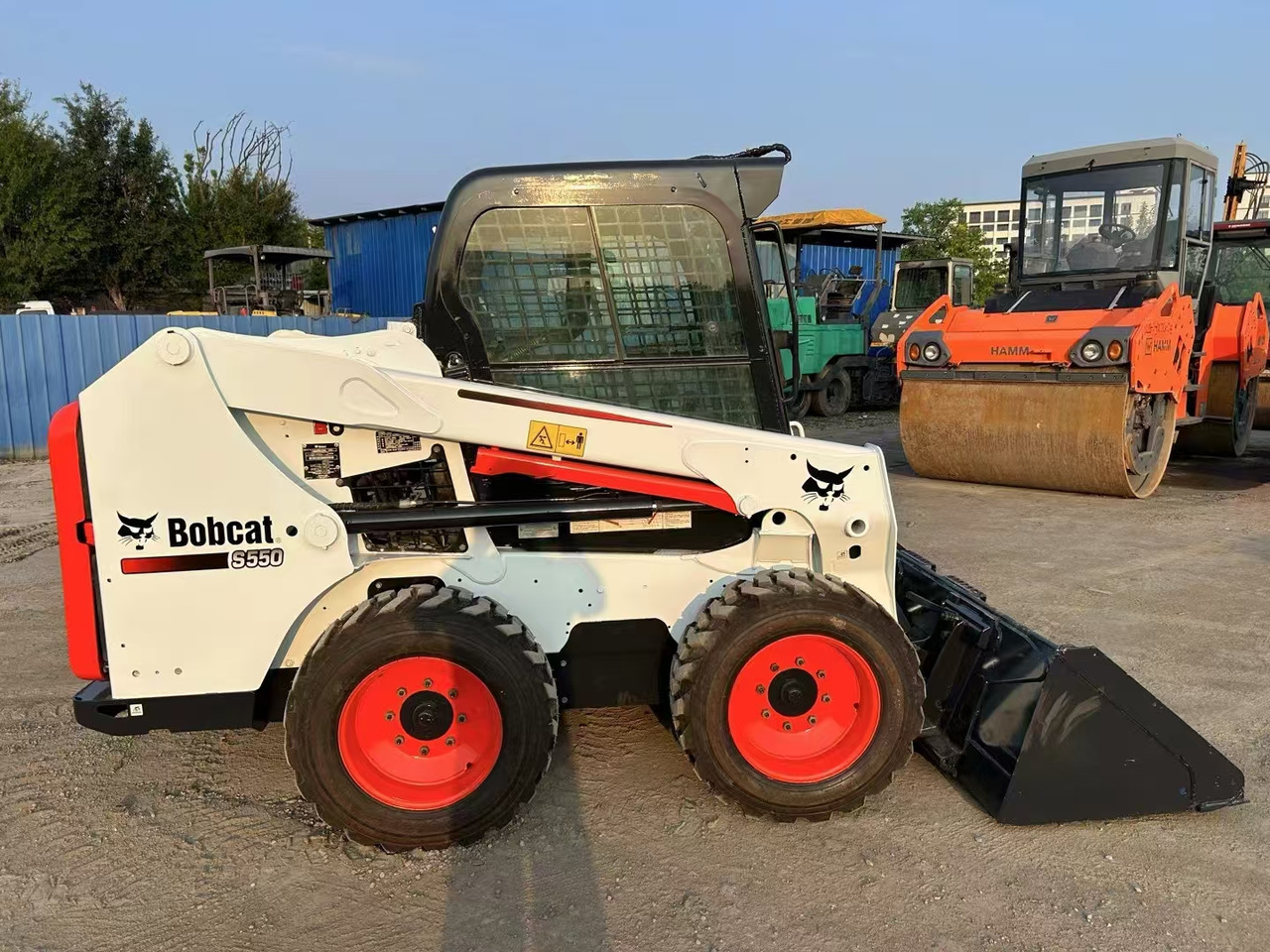 BOBCAT S550 - Mini chargeuse: photos 4 BOBCAT S550 - Mini chargeuse: photos 4