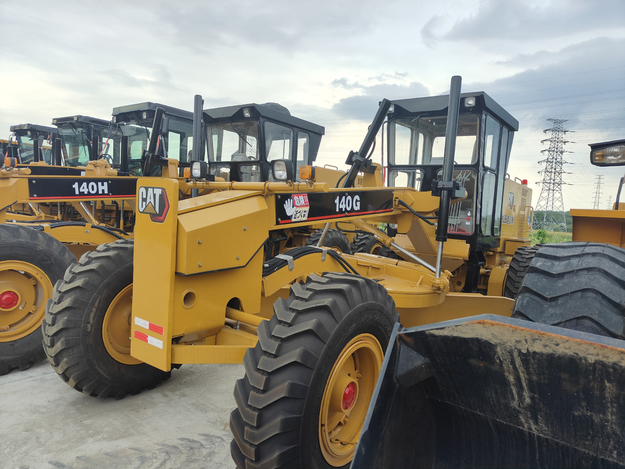 CATERPILLAR 140G - Niveleuse: photos 1 CATERPILLAR 140G - Niveleuse: photos 1