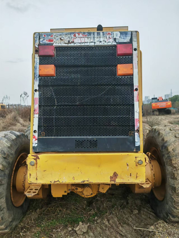 CATERPILLAR 140H - Niveleuse: photos 4 CATERPILLAR 140H - Niveleuse: photos 4