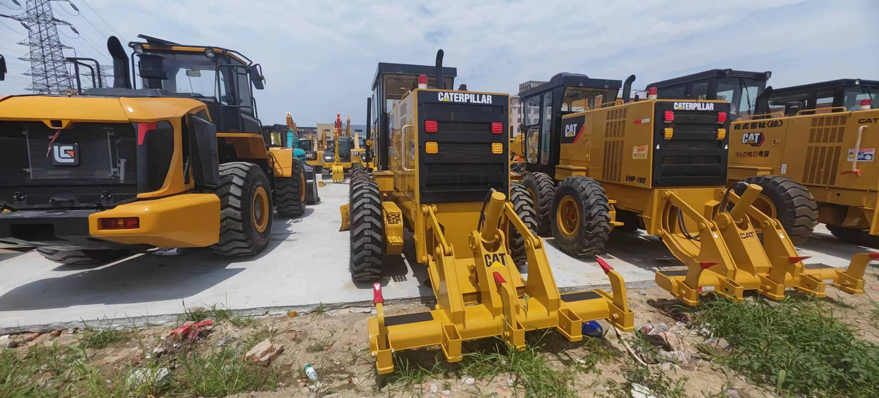 CATERPILLAR 140M - Niveleuse: photos 2 CATERPILLAR 140M - Niveleuse: photos 2