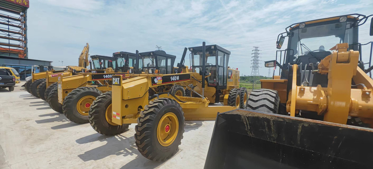 CATERPILLAR 140M - Niveleuse: photos 1 CATERPILLAR 140M - Niveleuse: photos 1