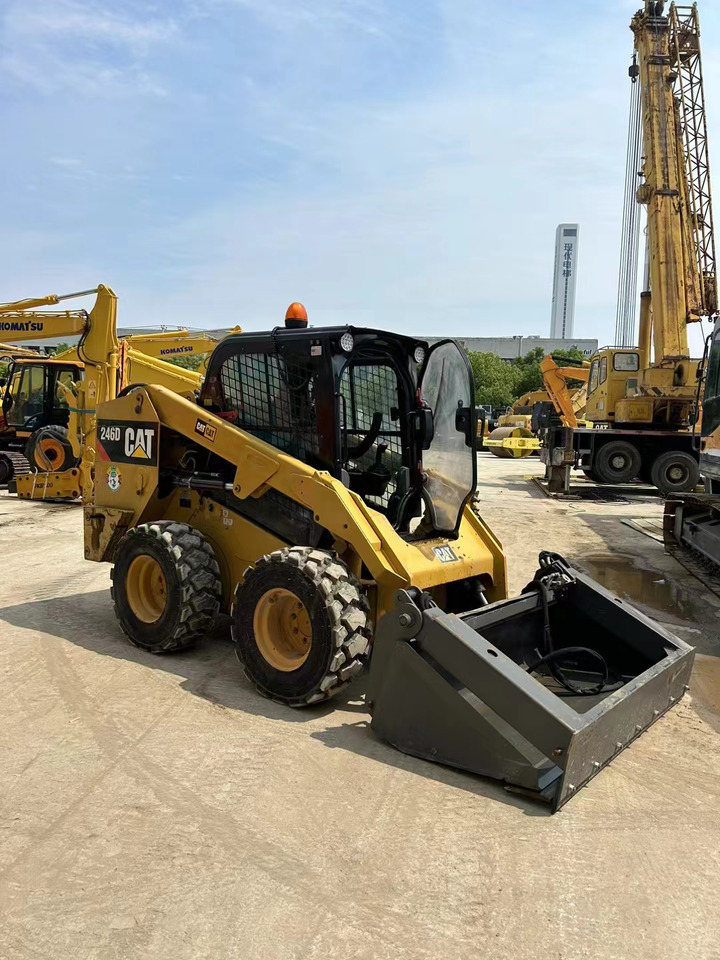 CATERPILLAR 246D - Mini chargeuse: photos 4 CATERPILLAR 246D - Mini chargeuse: photos 4