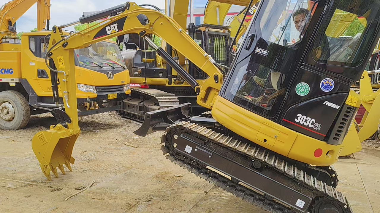 CATERPILLAR 303C - Mini pelle: photos 1 CATERPILLAR 303C - Mini pelle: photos 1