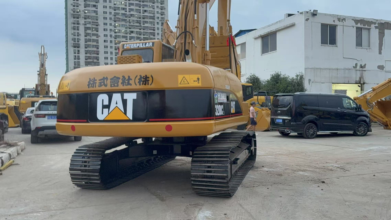 CATERPILLAR 320C - Pelle sur chenille: photos 4 CATERPILLAR 320C - Pelle sur chenille: photos 4