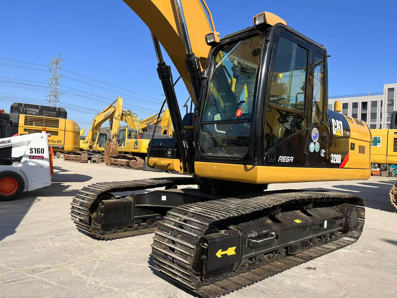 CATERPILLAR 320D - Pelle sur chenille: photos 2 CATERPILLAR 320D - Pelle sur chenille: photos 2