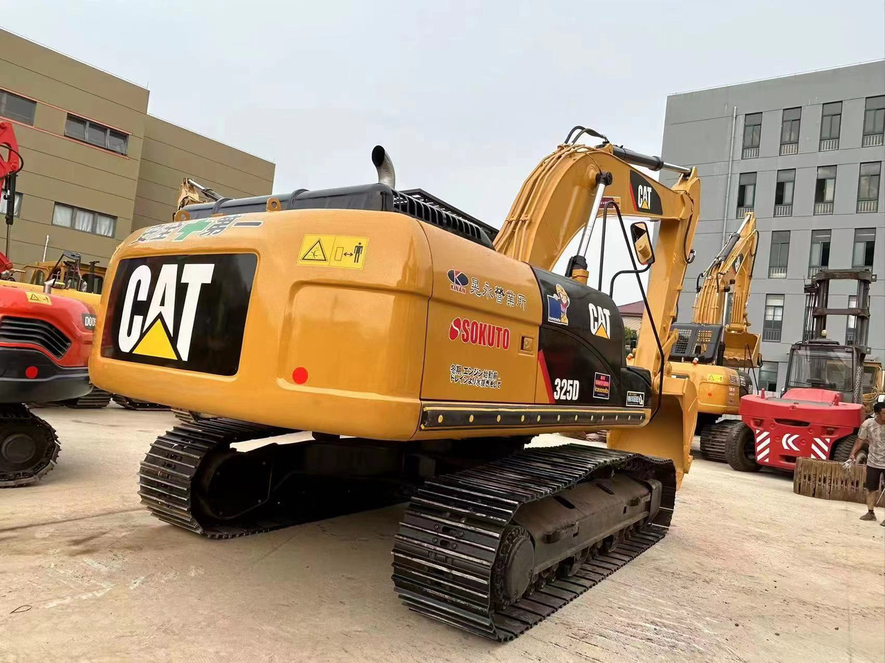 CATERPILLAR 325D - Pelle sur chenille: photos 2 CATERPILLAR 325D - Pelle sur chenille: photos 2