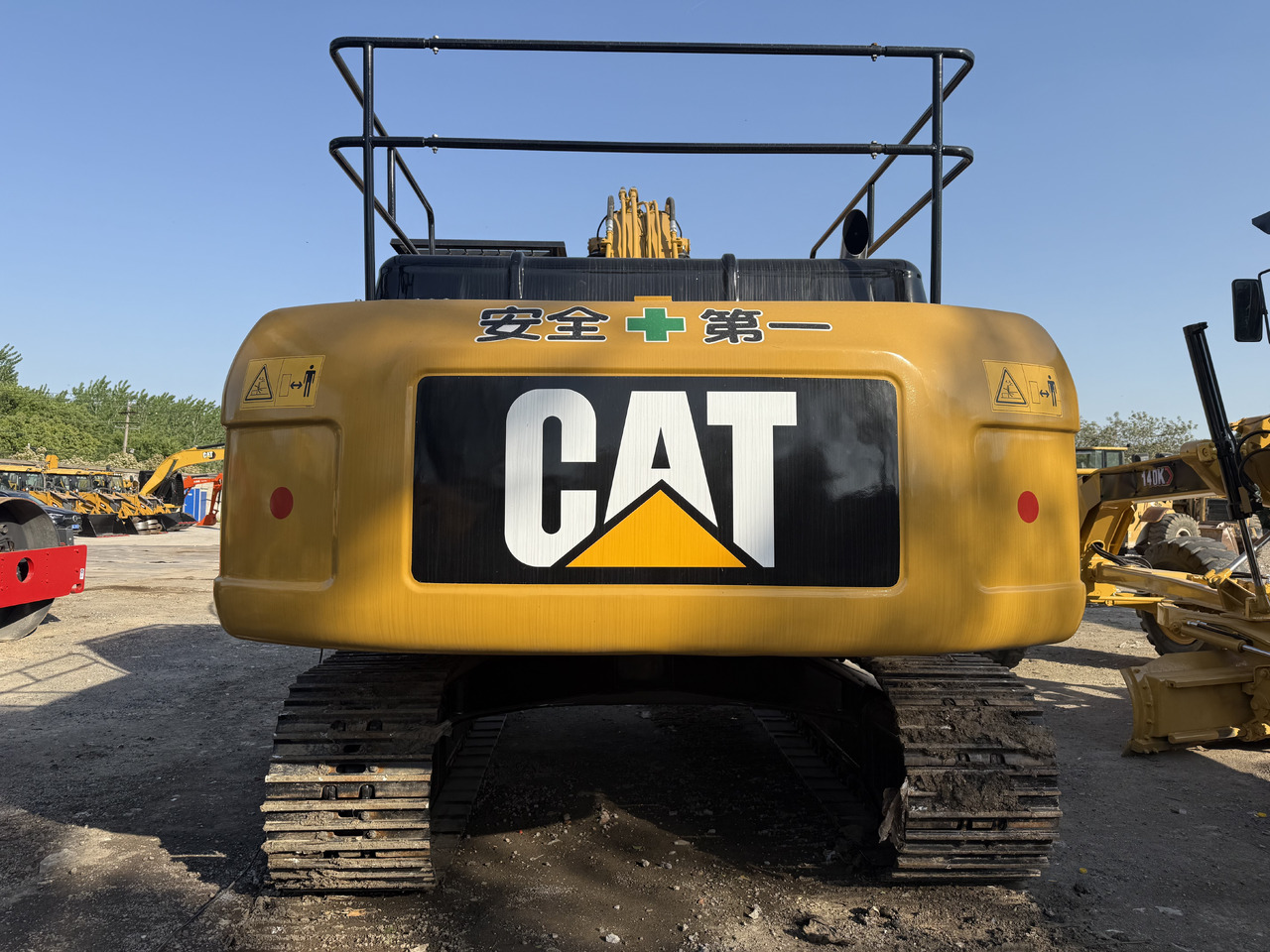 CATERPILLAR 330D2 - Pelle sur chenille: photos 3 CATERPILLAR 330D2 - Pelle sur chenille: photos 3