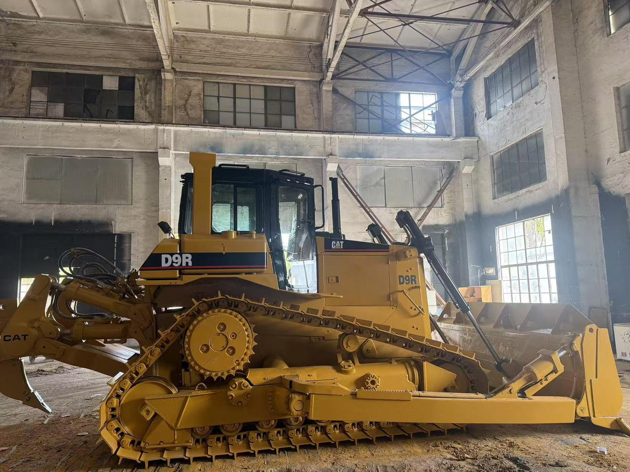 CATERPILLAR D9R - Bulldozer: photos 2 CATERPILLAR D9R - Bulldozer: photos 2