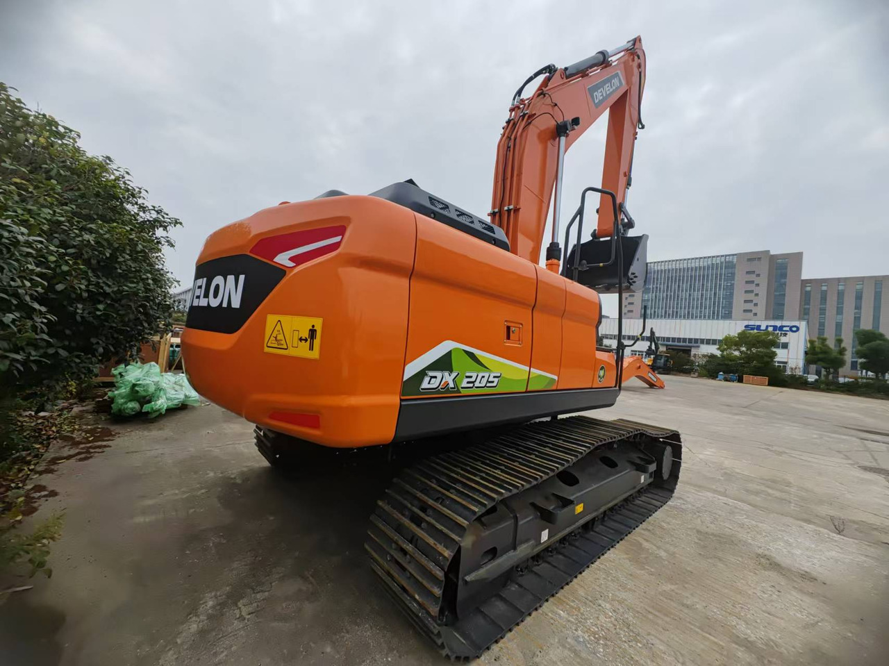 DOOSAN DX205 - Pelle sur chenille: photos 1 DOOSAN DX205 - Pelle sur chenille: photos 1