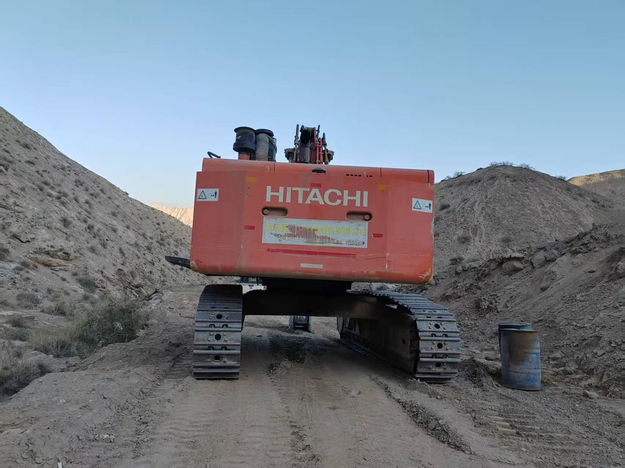 HITACHI ZX670 - Pelle sur chenille: photos 2 HITACHI ZX670 - Pelle sur chenille: photos 2