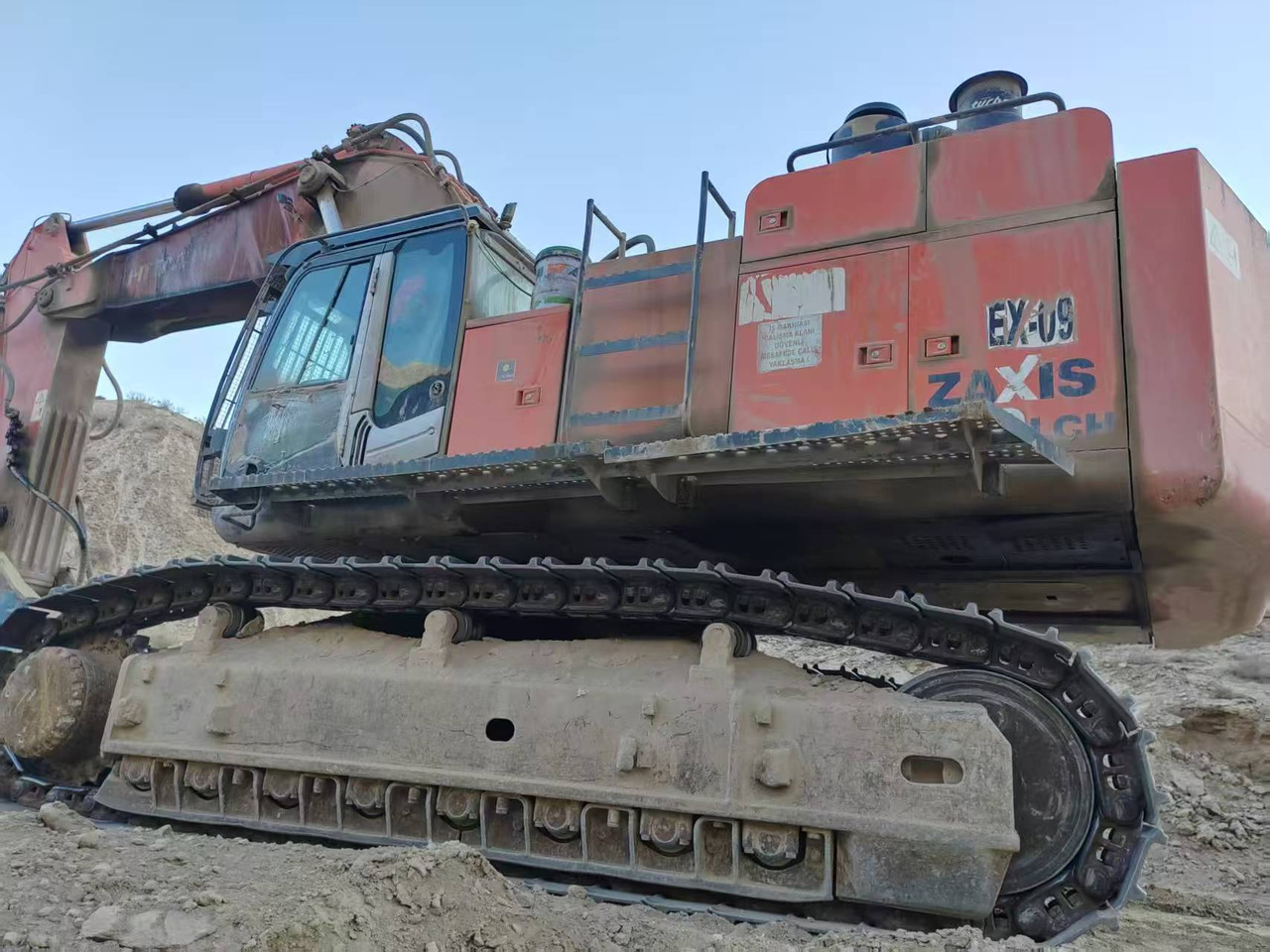 HITACHI ZX670 - Pelle sur chenille: photos 4 HITACHI ZX670 - Pelle sur chenille: photos 4