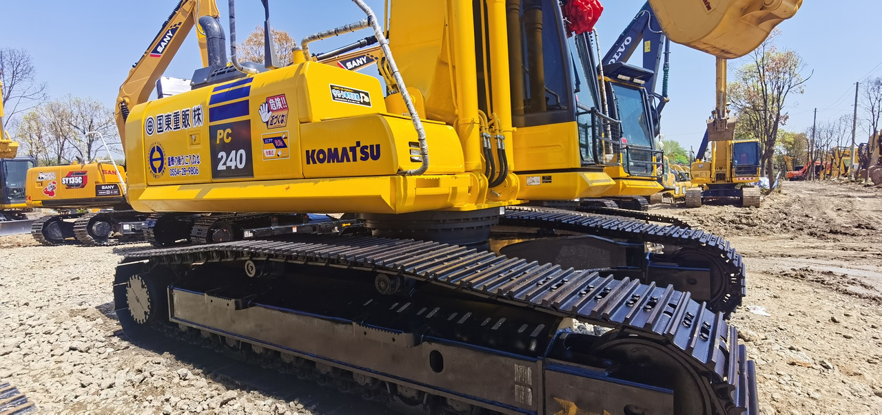 KOMATSU PC240-8 - Pelle sur chenille: photos 3 KOMATSU PC240-8 - Pelle sur chenille: photos 3