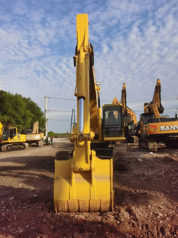 KOMATSU PC300-7 - Pelle sur chenille: photos 2 KOMATSU PC300-7 - Pelle sur chenille: photos 2