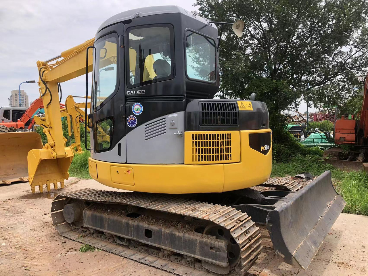 KOMATSU PC70-8 - Mini pelle: photos 2 KOMATSU PC70-8 - Mini pelle: photos 2