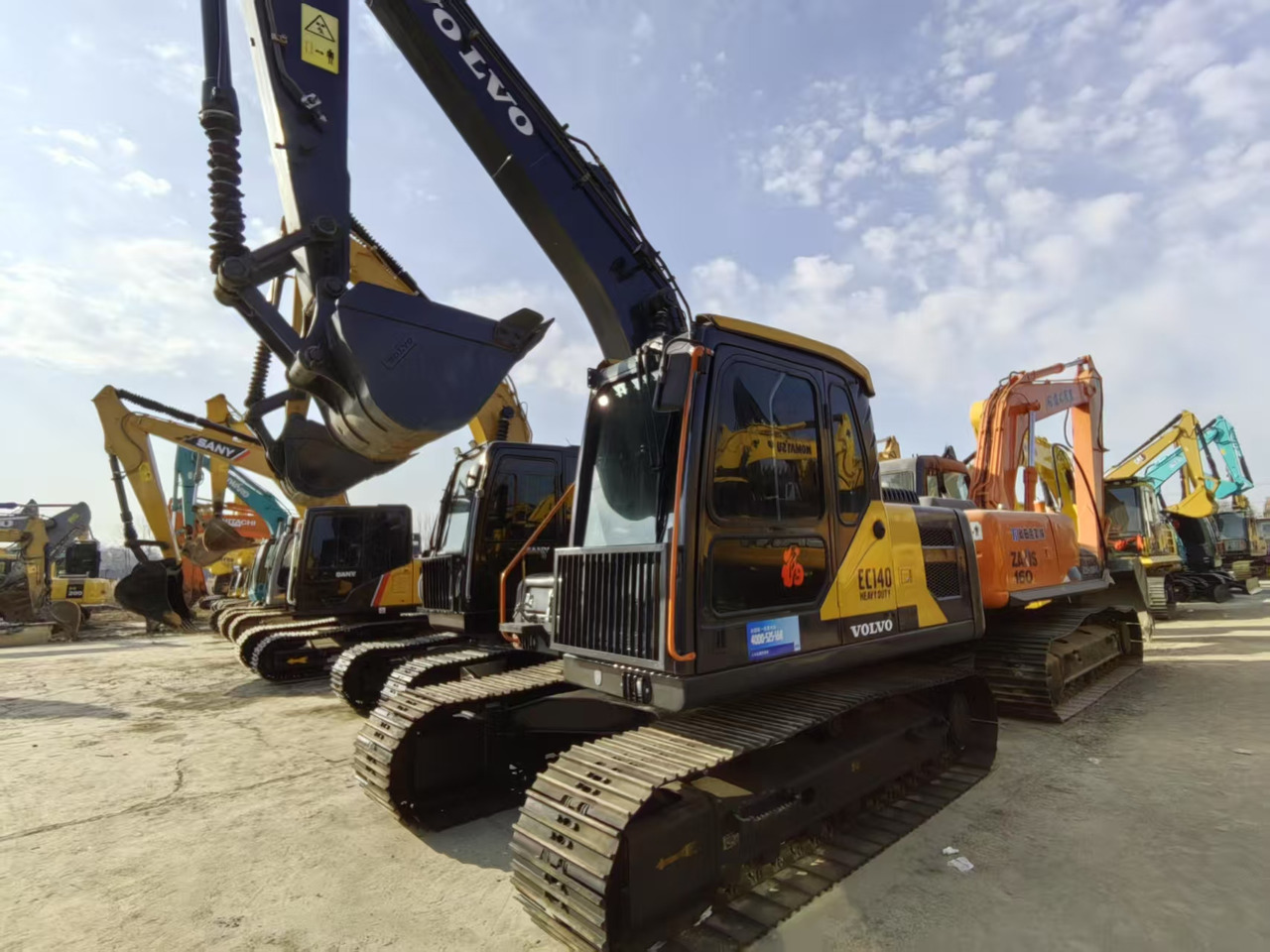 VOLVO EC140 - Pelle sur chenille: photos 1 VOLVO EC140 - Pelle sur chenille: photos 1