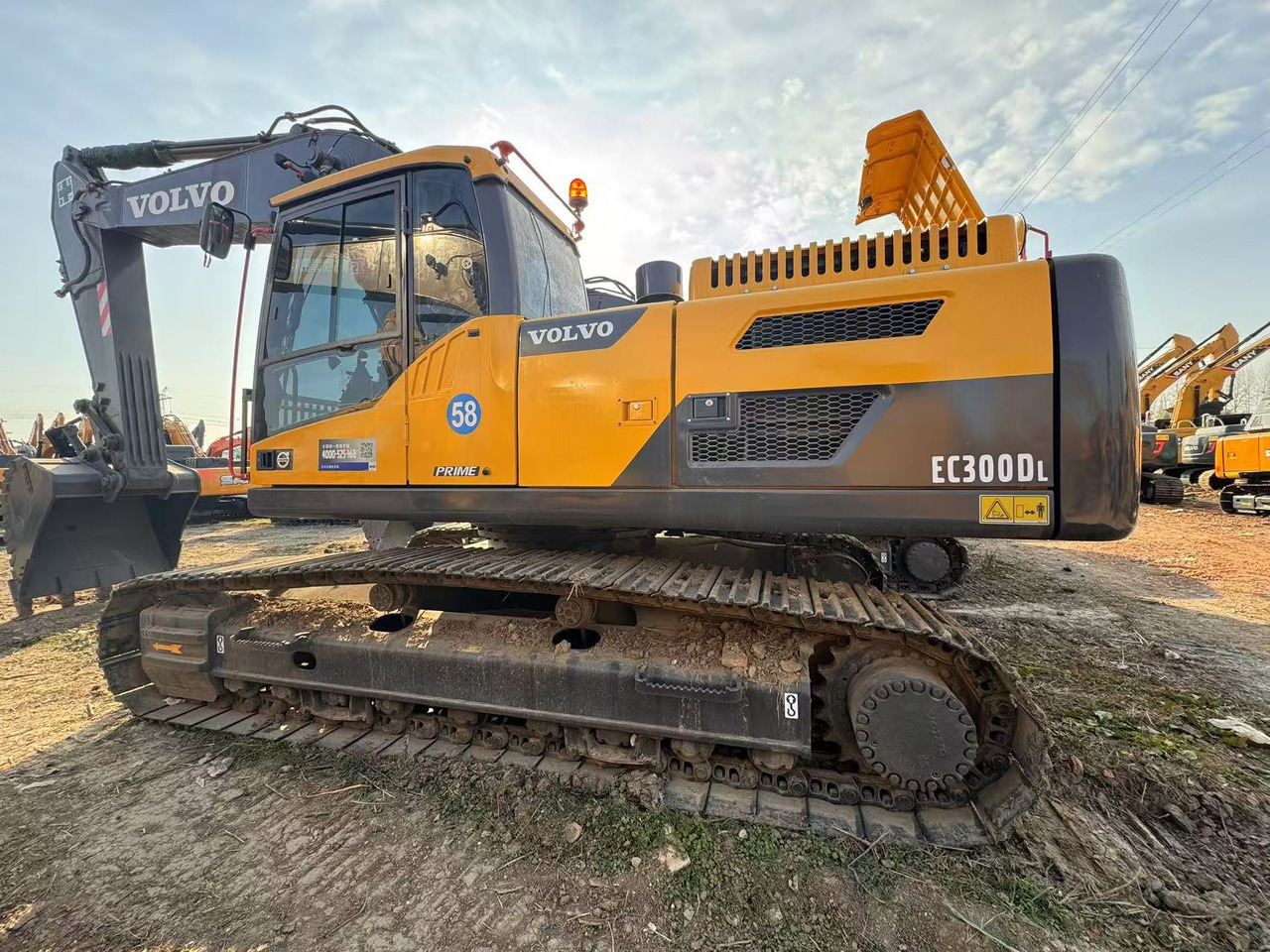 VOLVO EC300 - Pelle sur chenille: photos 1 VOLVO EC300 - Pelle sur chenille: photos 1