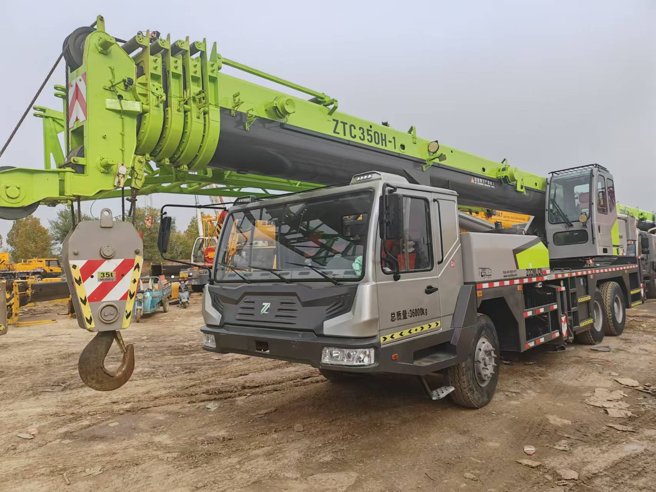 ZOOMLION ZTC350H - Grue mobile: photos 1 ZOOMLION ZTC350H - Grue mobile: photos 1