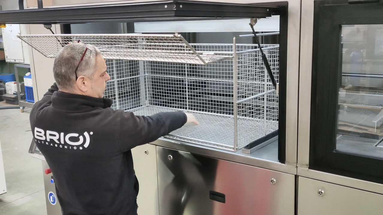 BRIO Ultrasonics BR-800 AMS Parts cleaning machine - Nettoyeur à ultrasons: photos 4 BRIO Ultrasonics BR-800 AMS Parts cleaning machine - Nettoyeur à ultrasons: photos 4