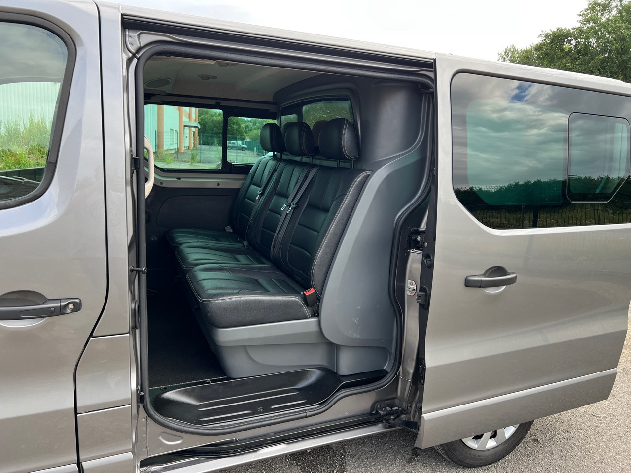 OPEL Vivaro 5 Places L1H1 Grand Confort 146ch 1.6 CDTI - Utilitaire double cabine: photos 4 OPEL Vivaro 5 Places L1H1 Grand Confort 146ch 1.6 CDTI - Utilitaire double cabine: photos 4
