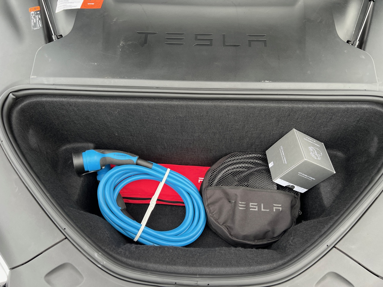 TESLA Model S 75D - Autopilot - Phase 2 - 92% SOH - Garantie - Berline: photos 4 TESLA Model S 75D - Autopilot - Phase 2 - 92% SOH - Garantie - Berline: photos 4