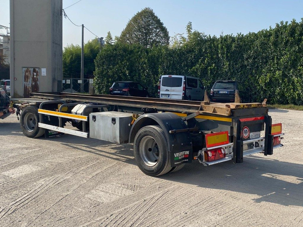 CARDI RIMORCHIO CARDI SCARRABILE PNEUMATICO - Remorque ampliroll/ Multibenne: photos 2 CARDI RIMORCHIO CARDI SCARRABILE PNEUMATICO - Remorque ampliroll/ Multibenne: photos 2