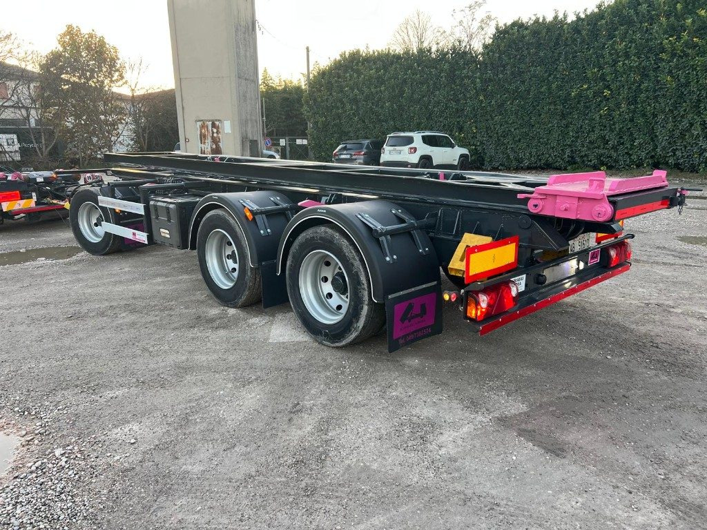 CARDI RIMORCHIO CARDI SCARRABILE RIBALTABILE - Remorque ampliroll/ Multibenne: photos 2 CARDI RIMORCHIO CARDI SCARRABILE RIBALTABILE - Remorque ampliroll/ Multibenne: photos 2