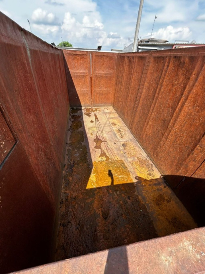 Benne ampliroll CONTAINER SCARRABILE USATO A CIELO APERTO CON GRU: photos 9 Benne ampliroll CONTAINER SCARRABILE USATO A CIELO APERTO CON GRU: photos 9