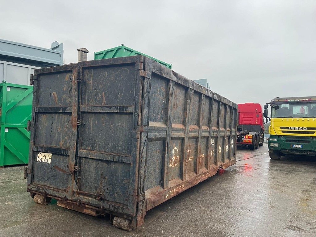 CONTAINER SCARRABILE USATO A CIELO APERTO - Benne ampliroll: photos 4 CONTAINER SCARRABILE USATO A CIELO APERTO - Benne ampliroll: photos 4