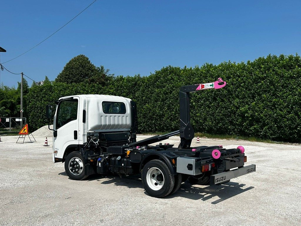 ISUZU P75 NUOVO SCARRABILE - Camion ampliroll: photos 5 ISUZU P75 NUOVO SCARRABILE - Camion ampliroll: photos 5