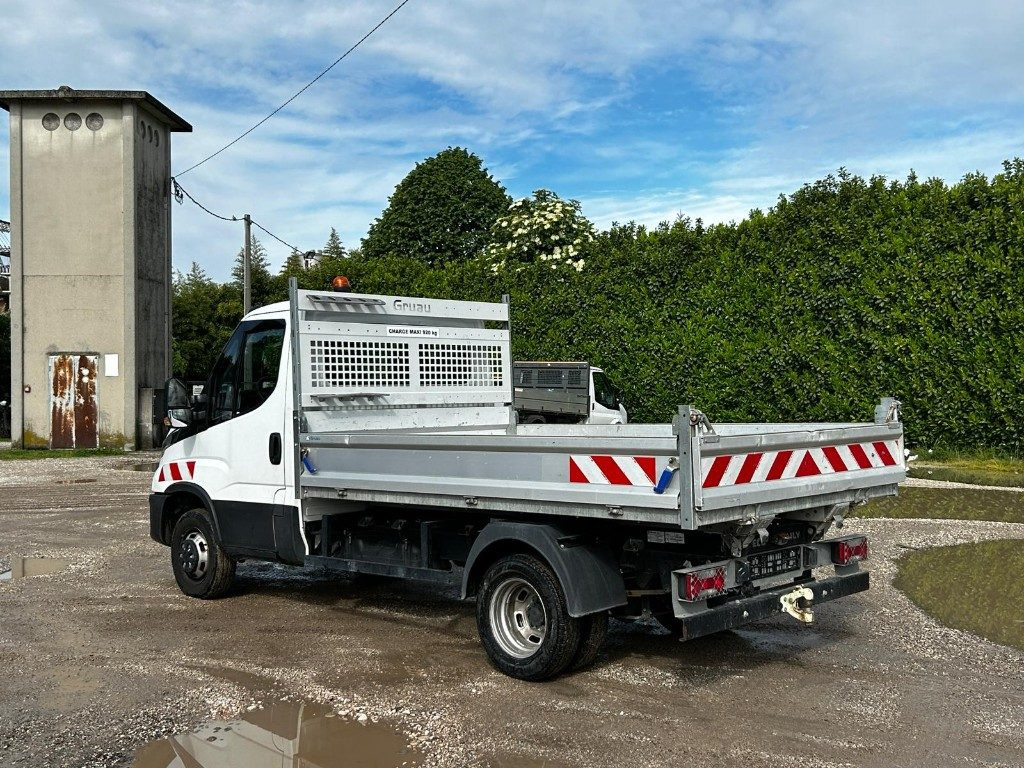 IVECO DAILY 35.140 RIBALTABILE - Utilitaire benne: photos 3 IVECO DAILY 35.140 RIBALTABILE - Utilitaire benne: photos 3