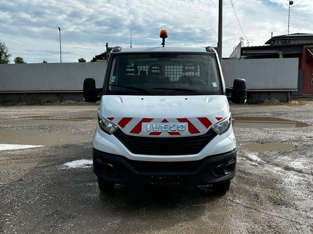 IVECO DAILY 35.140 RIBALTABILE - Utilitaire benne: photos 2 IVECO DAILY 35.140 RIBALTABILE - Utilitaire benne: photos 2