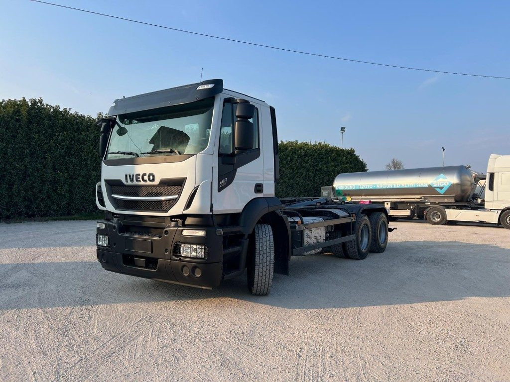 IVECO STRALIS 460 X-WAY USATO SCARRABILE 6X4 - Camion ampliroll: photos 1 IVECO STRALIS 460 X-WAY USATO SCARRABILE 6X4 - Camion ampliroll: photos 1