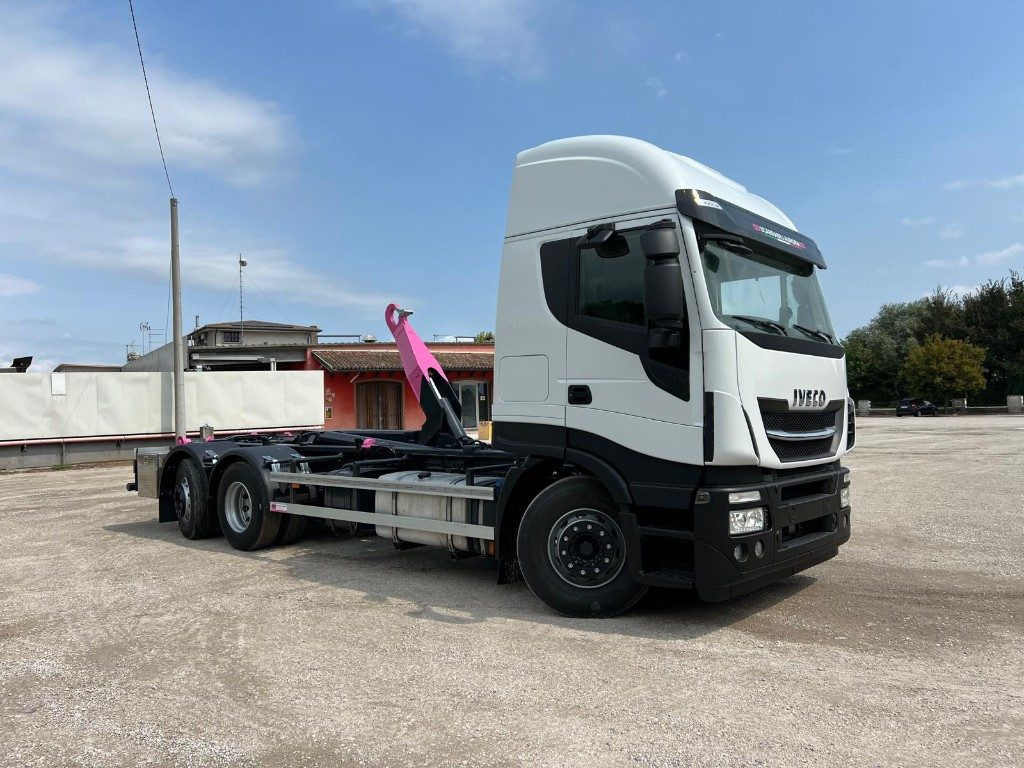 IVECO STRALIS 510 SCARRABILE - Camion ampliroll: photos 3 IVECO STRALIS 510 SCARRABILE - Camion ampliroll: photos 3