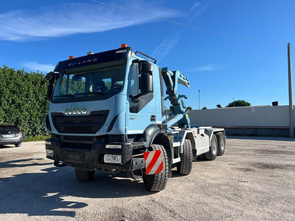 IVECO TRAKKER 450 SCARRABILE - Camion ampliroll: photos 2 IVECO TRAKKER 450 SCARRABILE - Camion ampliroll: photos 2