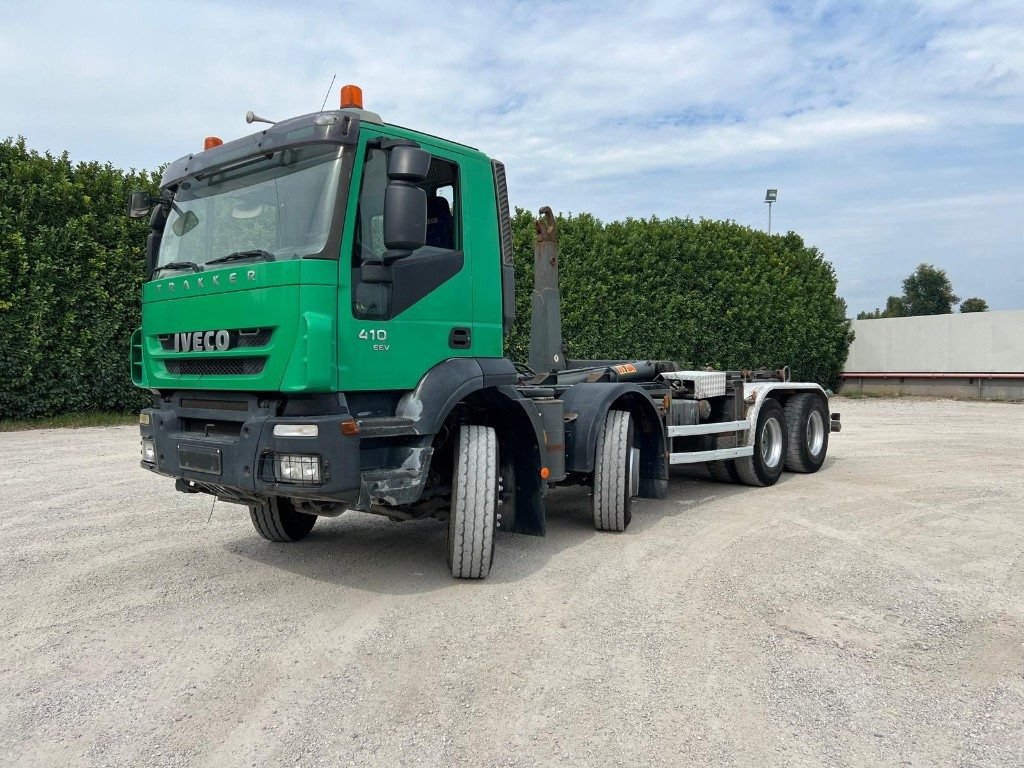IVECO TRAKKER AD340T41 SCARRABILE - Camion ampliroll: photos 1 IVECO TRAKKER AD340T41 SCARRABILE - Camion ampliroll: photos 1