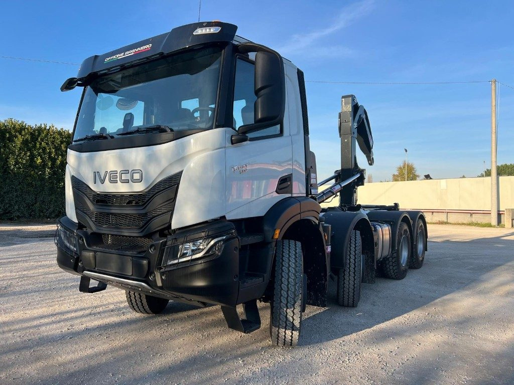 IVECO TRAKKER T-WAY AD500 NUOVO SCARRABILE - Camion ampliroll: photos 1 IVECO TRAKKER T-WAY AD500 NUOVO SCARRABILE - Camion ampliroll: photos 1