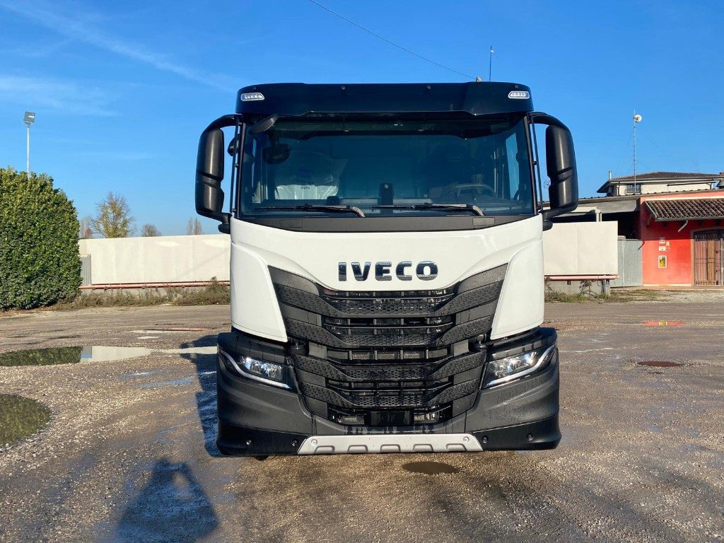 IVECO X-WAY AD280X48 NUOVO SCARRABILE PASSO 4500 - Camion ampliroll: photos 2 IVECO X-WAY AD280X48 NUOVO SCARRABILE PASSO 4500 - Camion ampliroll: photos 2