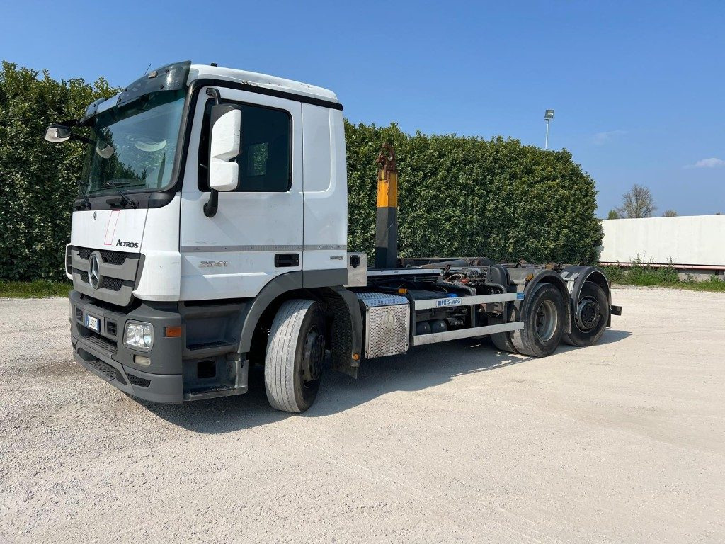 MERCEDES-BENZ MERCEDES ACTROS 25.41 SCARRABILE - Camion ampliroll: photos 1 MERCEDES-BENZ MERCEDES ACTROS 25.41 SCARRABILE - Camion ampliroll: photos 1
