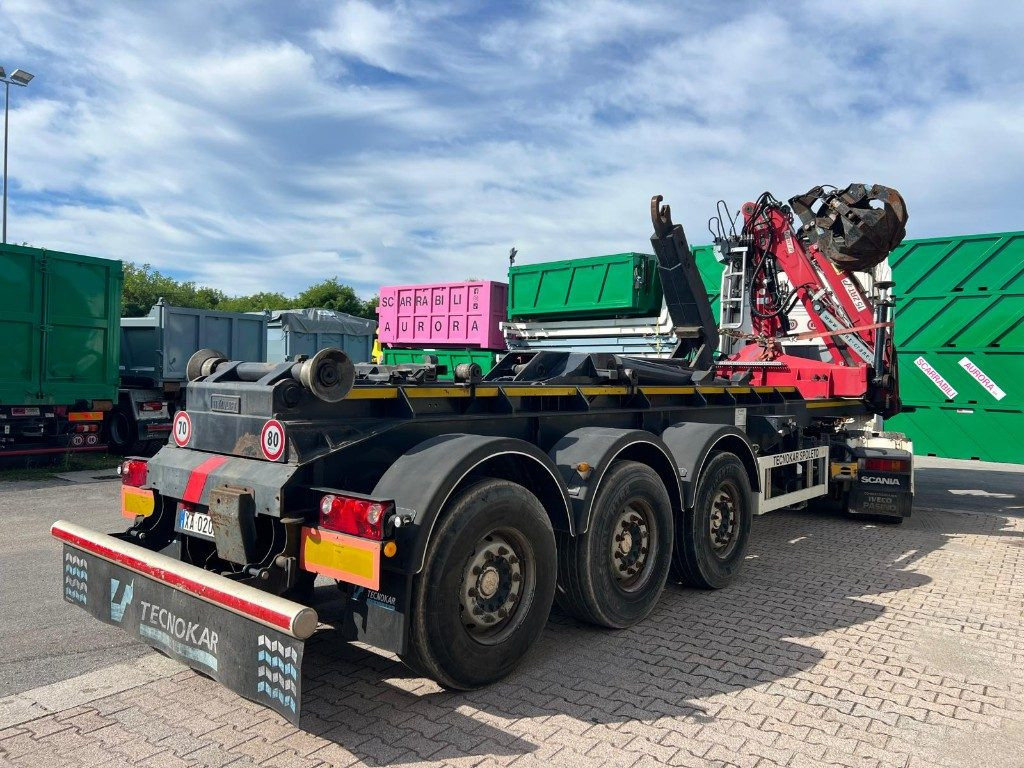 TECNOKAR SEMIRIMORCHIO TECNOKAR SCARRABILE CON GRU - Semi-remorque porte-conteneur/ Caisse mobile: photos 2 TECNOKAR SEMIRIMORCHIO TECNOKAR SCARRABILE CON GRU - Semi-remorque porte-conteneur/ Caisse mobile: photos 2