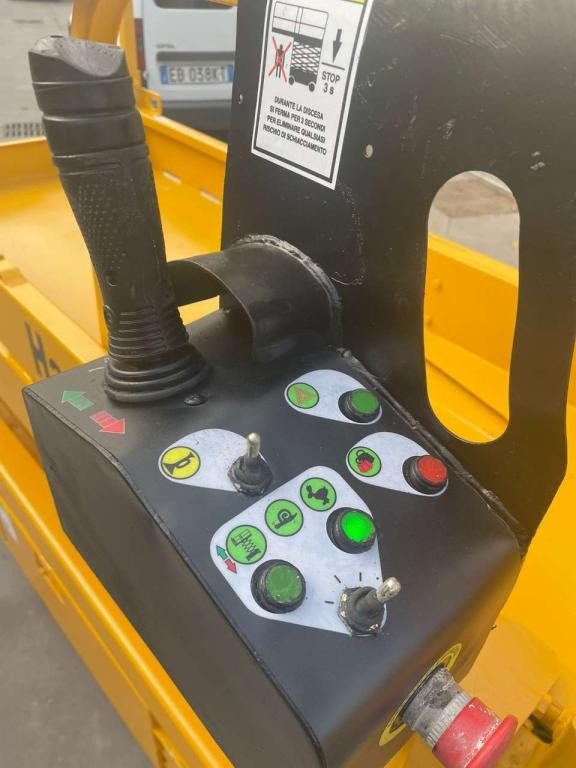 Haulotte OPTIMUM 8 - Nacelle ciseaux: photos 2 Haulotte OPTIMUM 8 - Nacelle ciseaux: photos 2