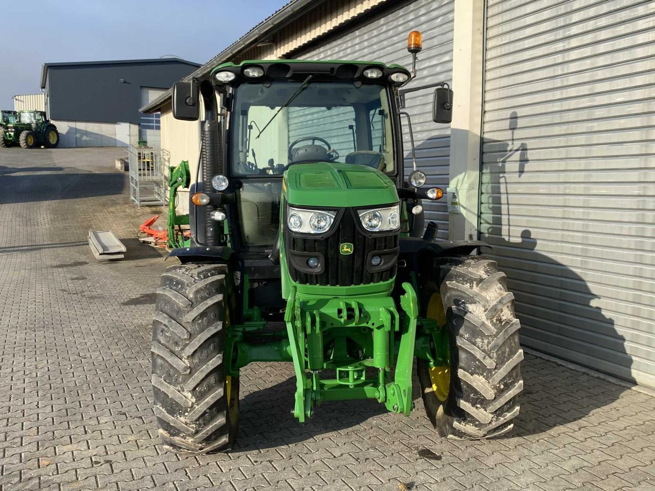 Tracteur agricole John Deere 6115R: photos 6