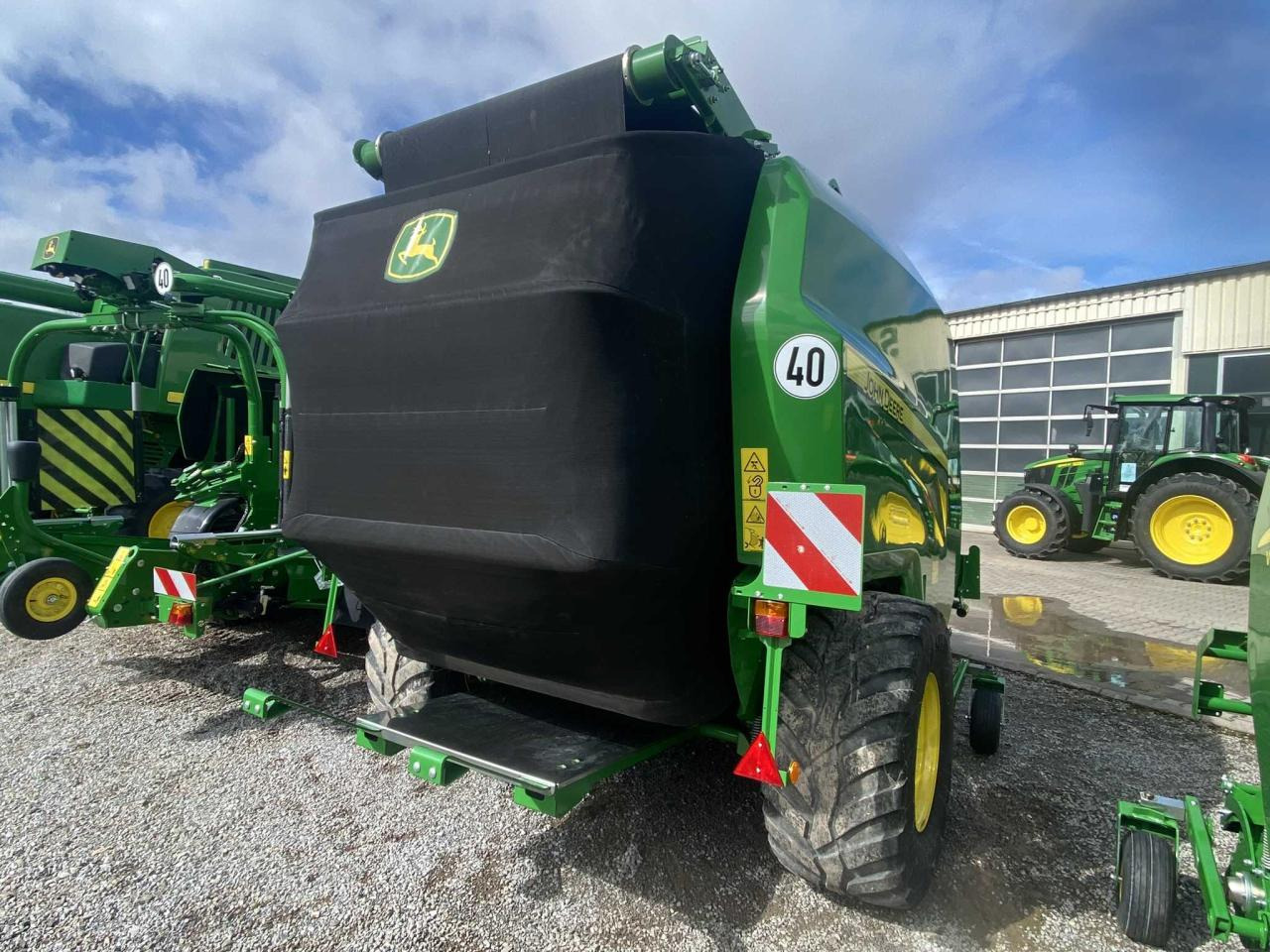 John Deere V461 R - 671 Bunde - Presse à balles rondes: photos 5 John Deere V461 R - 671 Bunde - Presse à balles rondes: photos 5