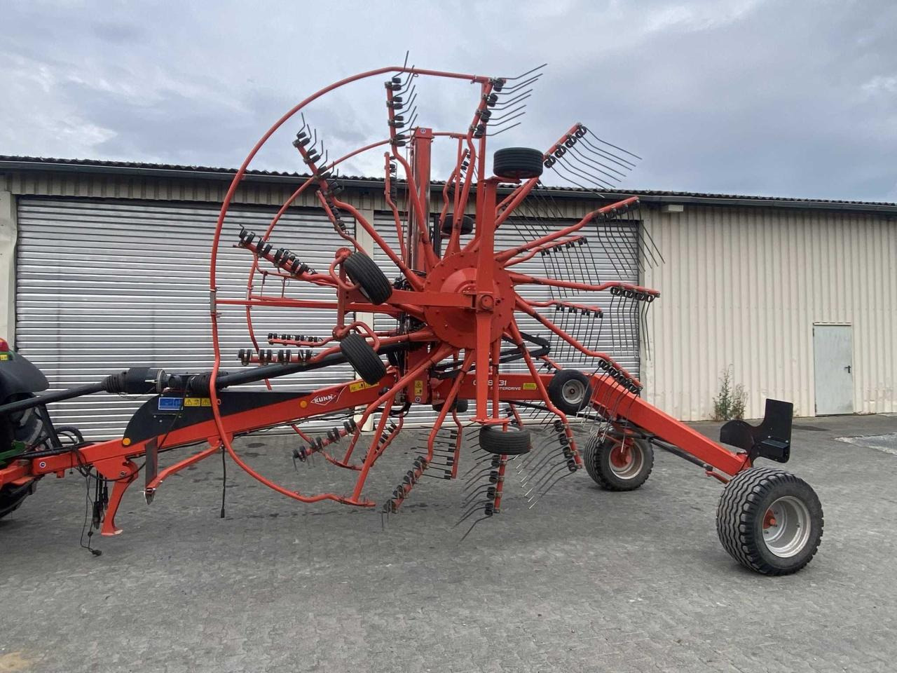 Kuhn GA 8731 - Faneuse: photos 1 Kuhn GA 8731 - Faneuse: photos 1